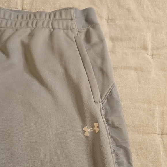 Under Armour Women's Light Gray Active Pantsuit - Picture 8 of 15